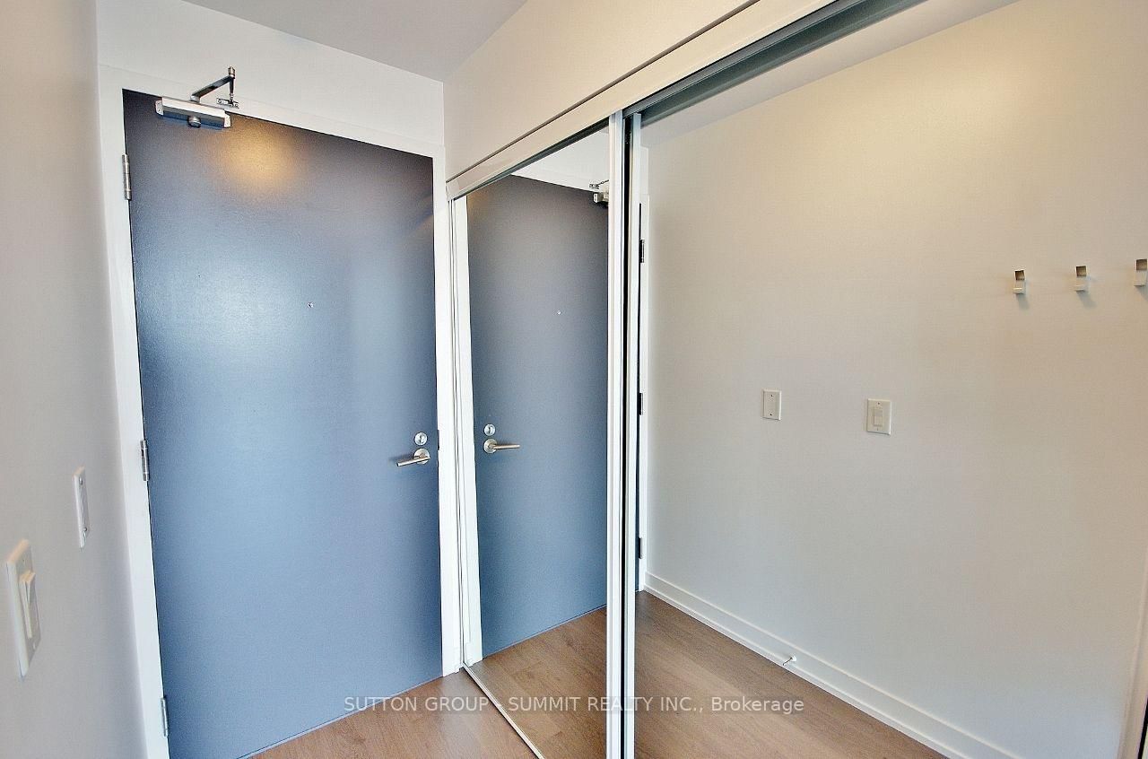 105 George Street • #1510 • Toronto, ON photo 8