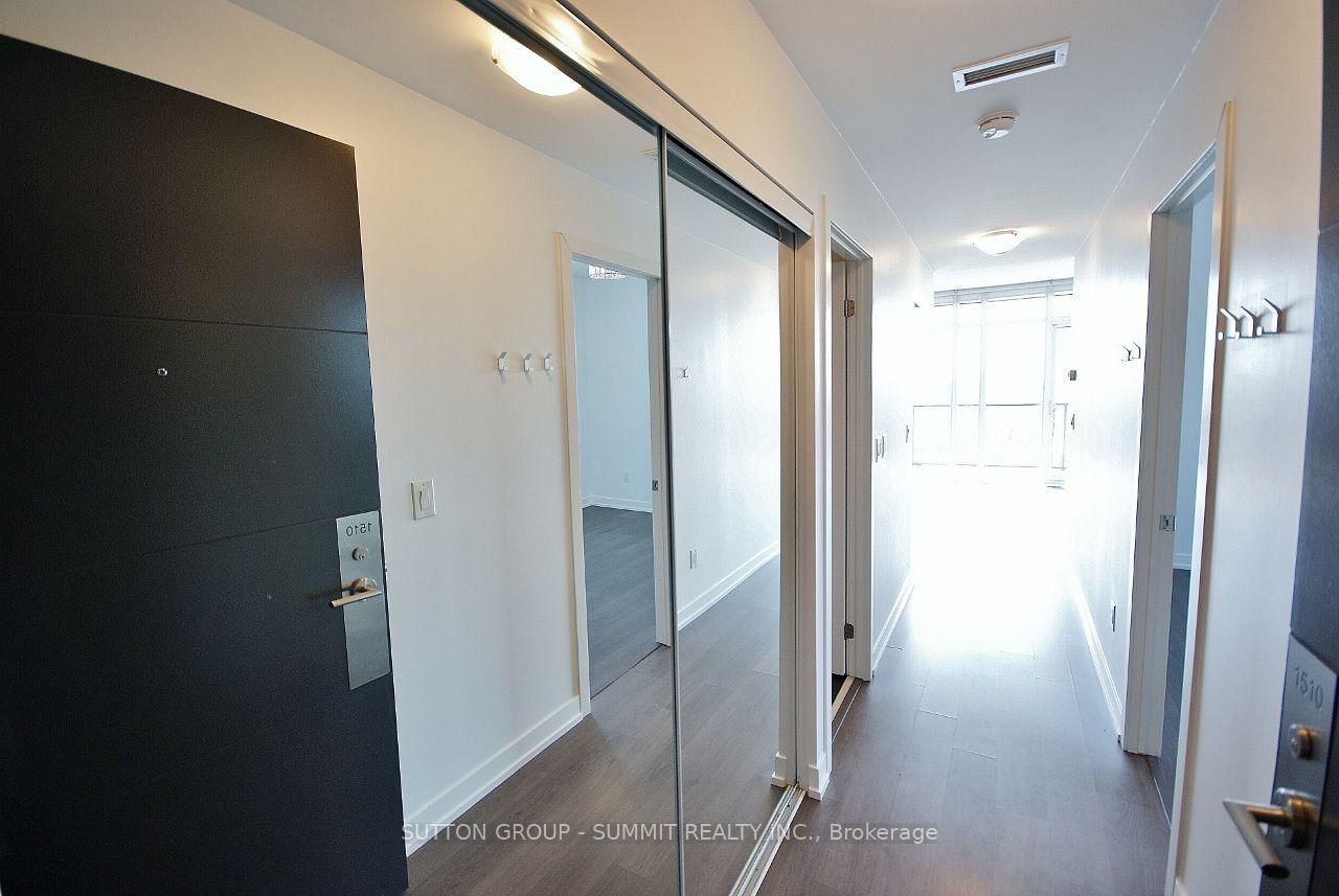 105 George Street • #1510 • Toronto, ON photo 9