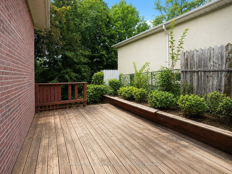 25 Lehar Crescent