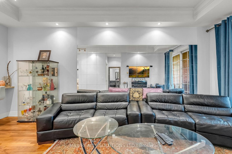 319 - 20 Burkebrook Place