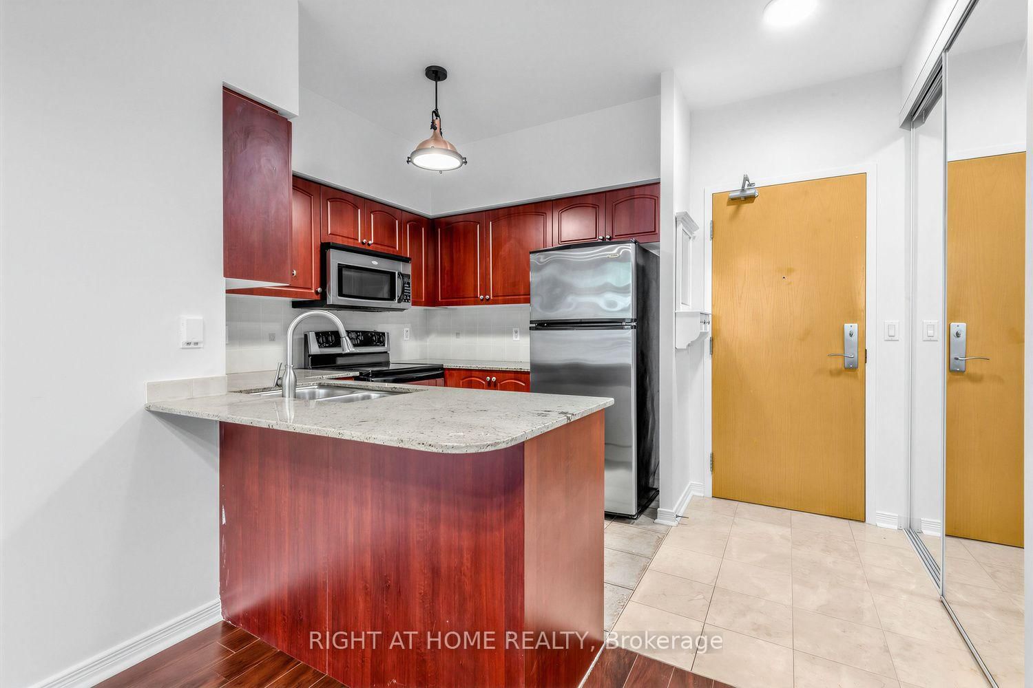 509 Beecroft Avenue • #107 • Toronto, ON photo 5