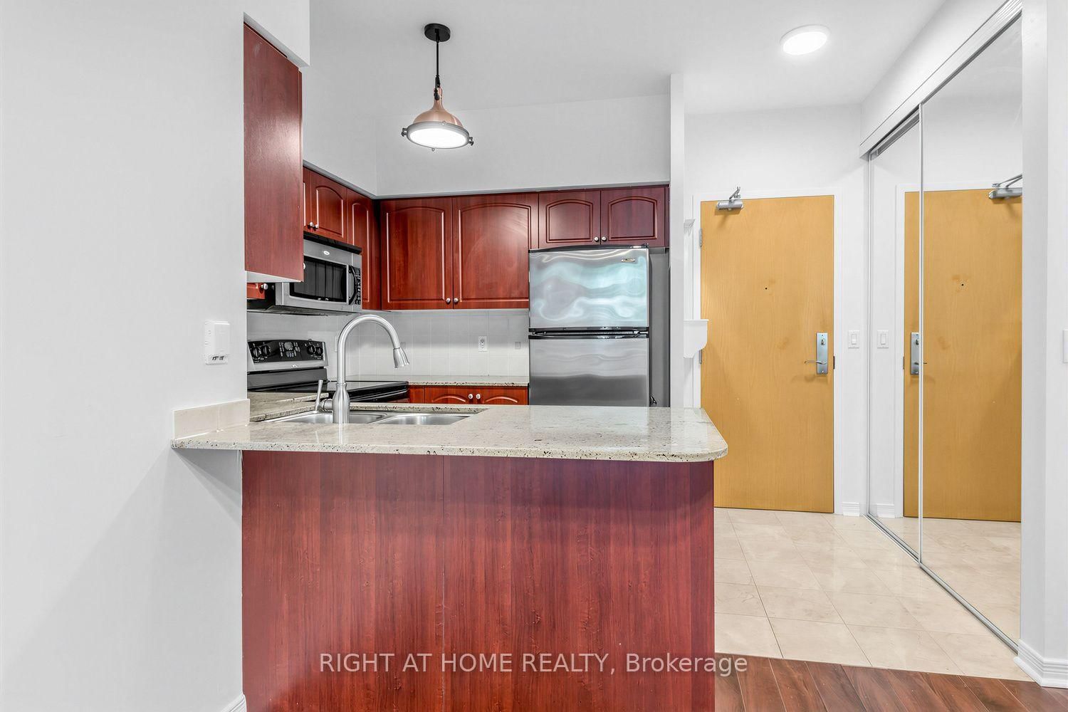 509 Beecroft Avenue • #107 • Toronto, ON photo 6