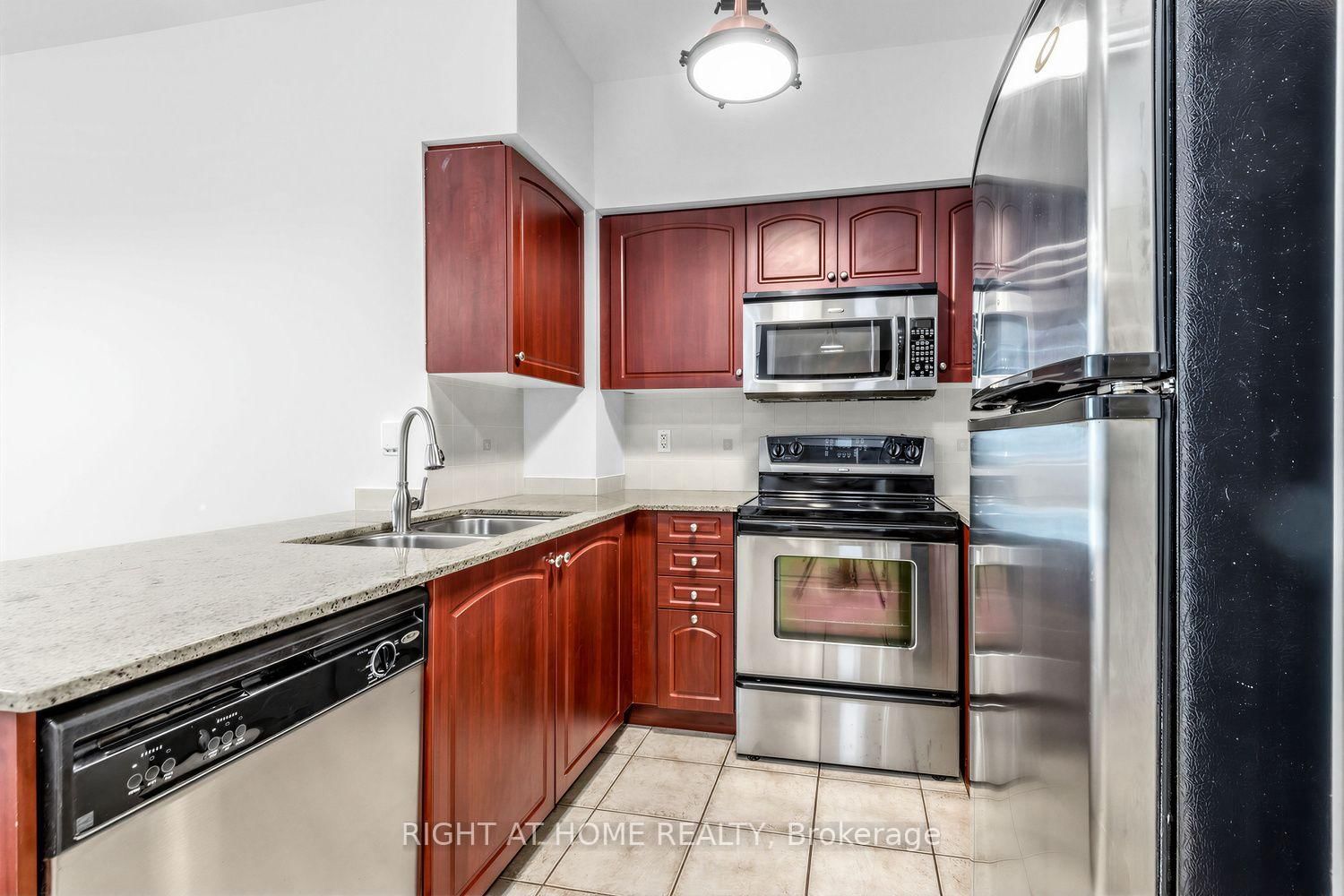 509 Beecroft Avenue • #107 • Toronto, ON photo 8