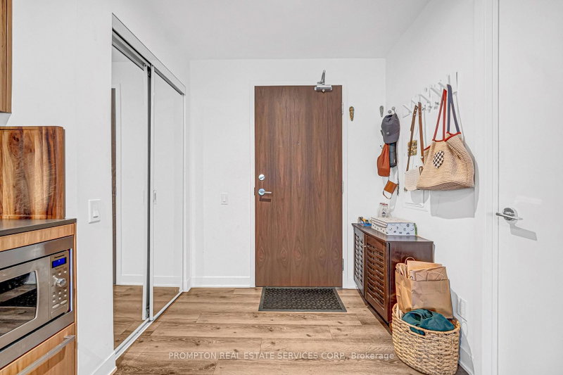 208 - 90 Queens Wharf Road