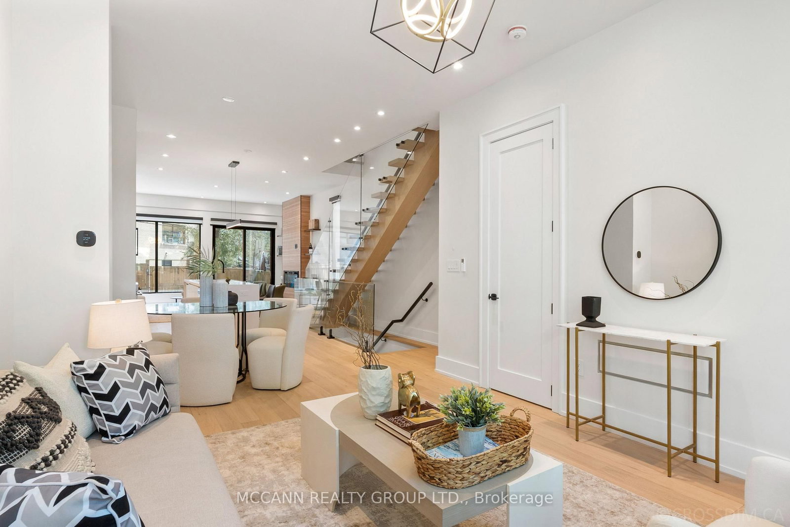 311 Wychwood Avenue • Toronto, ON photo 8