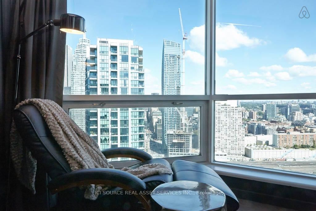 10 Yonge Street • #3604 • Toronto, ON photo 18