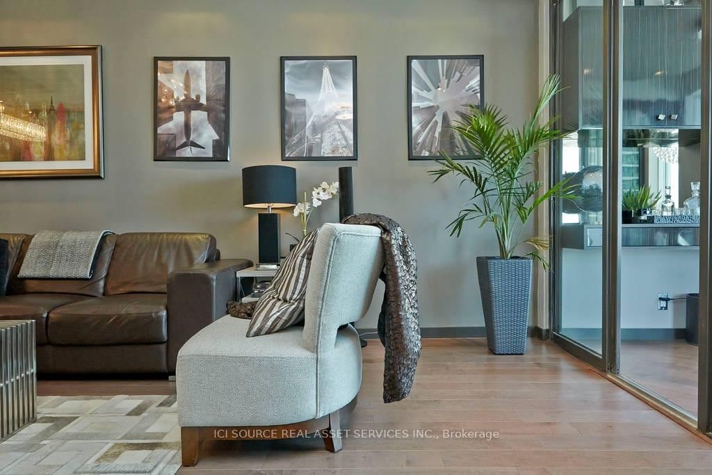 10 Yonge Street • #3604 • Toronto, ON photo 6