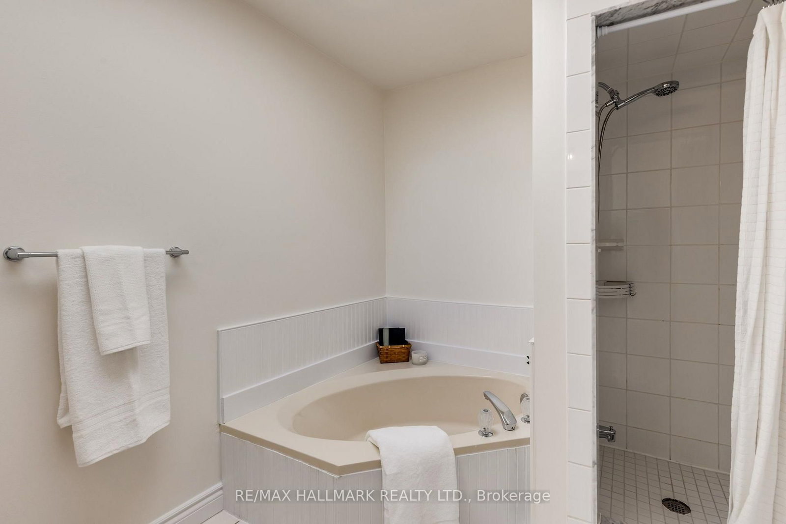 599 Roehampton Avenue • Toronto, ON photo 22