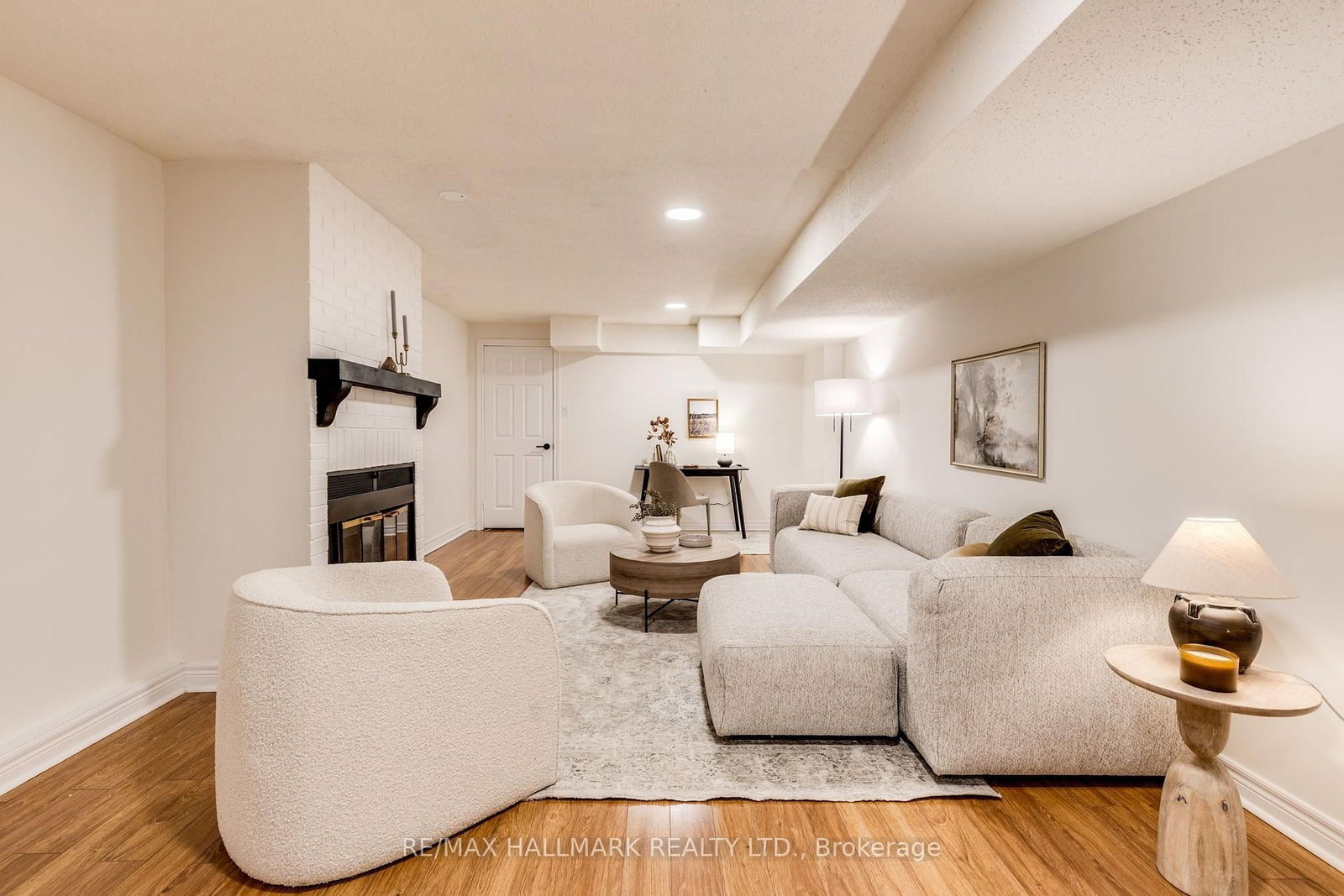 599 Roehampton Avenue • Toronto, ON photo 23