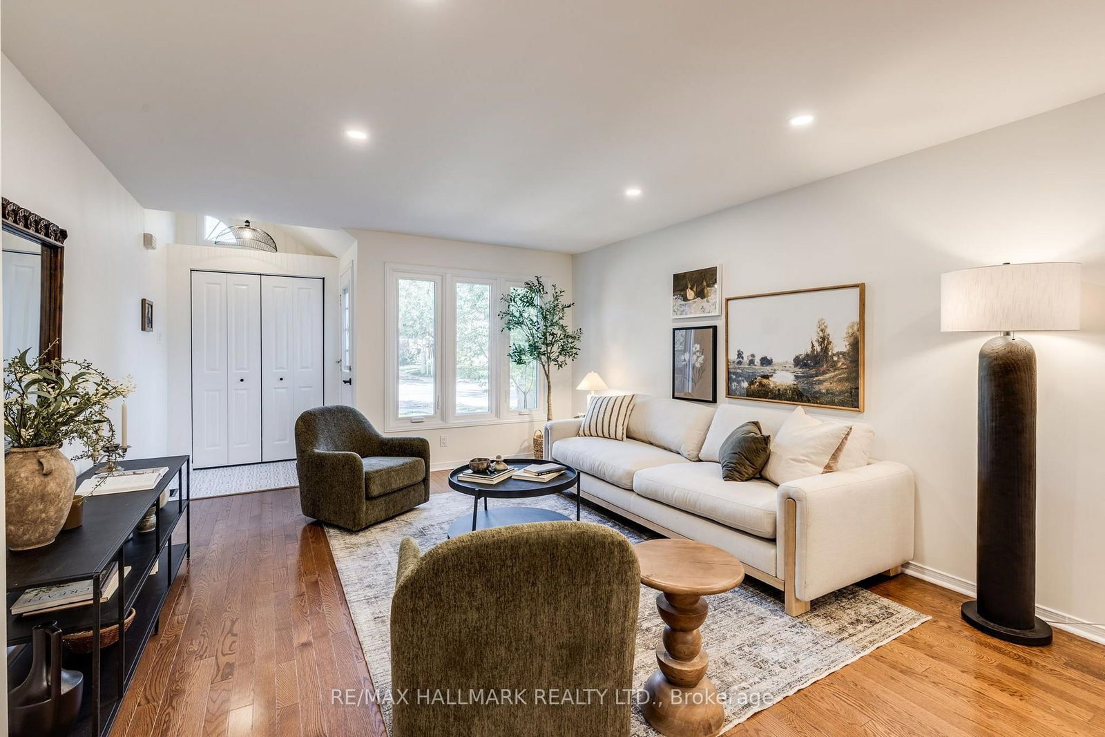 599 Roehampton Avenue • Toronto, ON photo 4