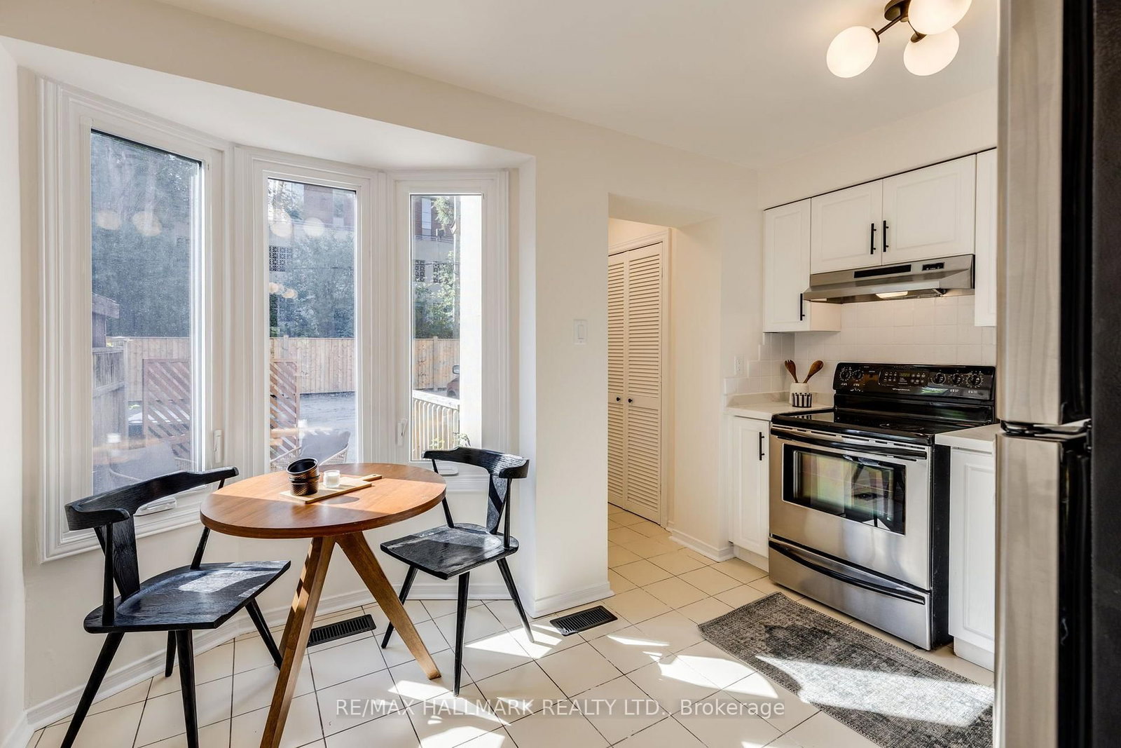 599 Roehampton Avenue • Toronto, ON photo 8