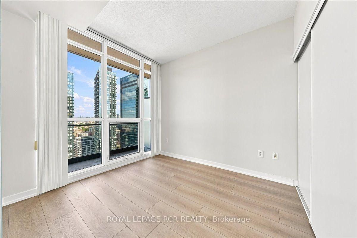 25 Capreol Court • #3807 • Toronto, ON photo 15