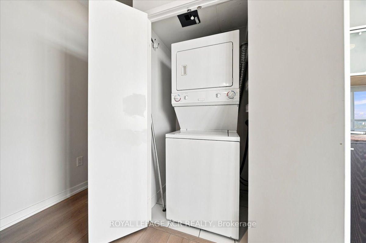 25 Capreol Court • #3807 • Toronto, ON photo 18