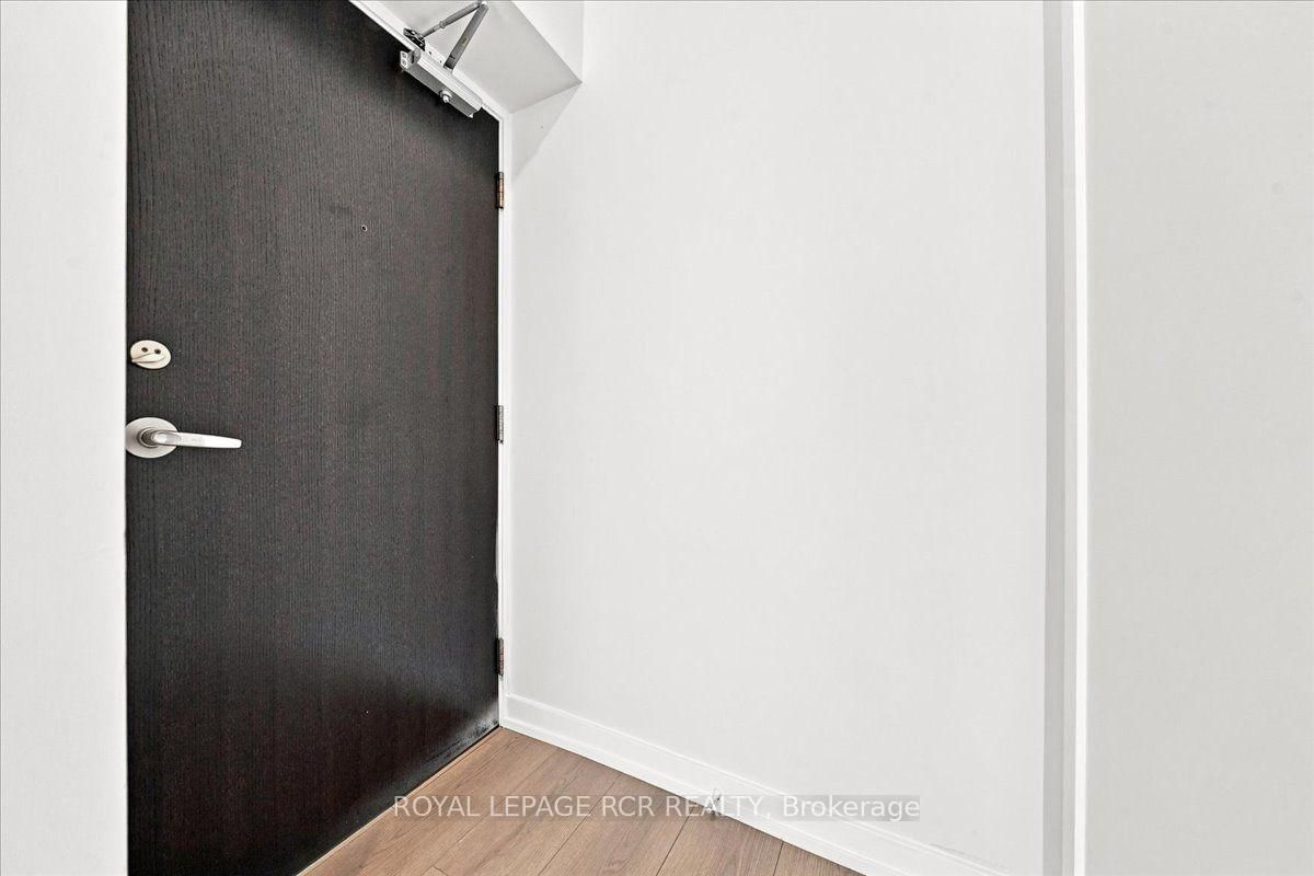 25 Capreol Court • #3807 • Toronto, ON photo 19