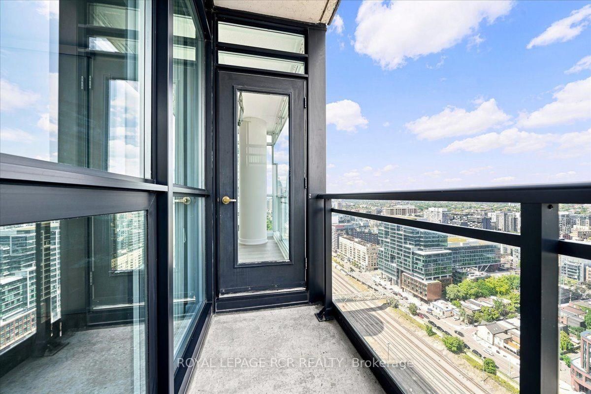 25 Capreol Court • #3807 • Toronto, ON photo 23