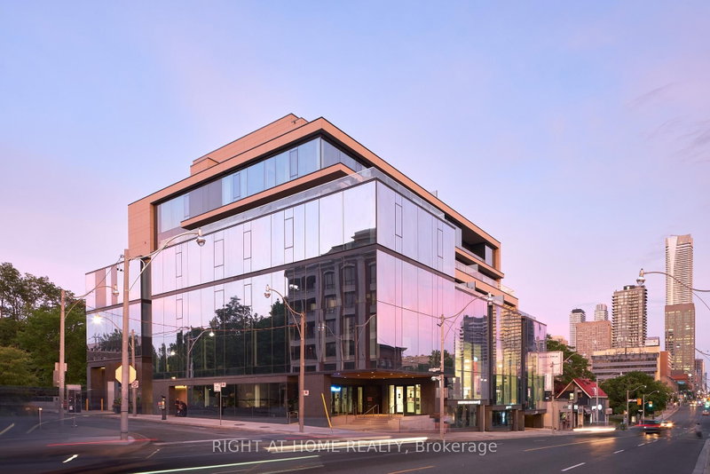501 - 1 Roxborough Street E