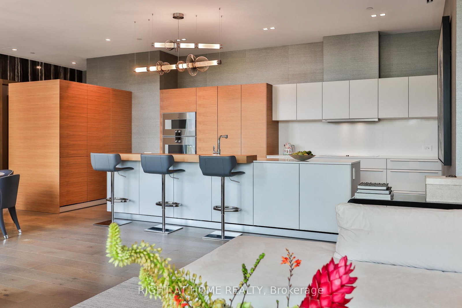 1 Roxborough Street E • #501 • Toronto, ON photo 10