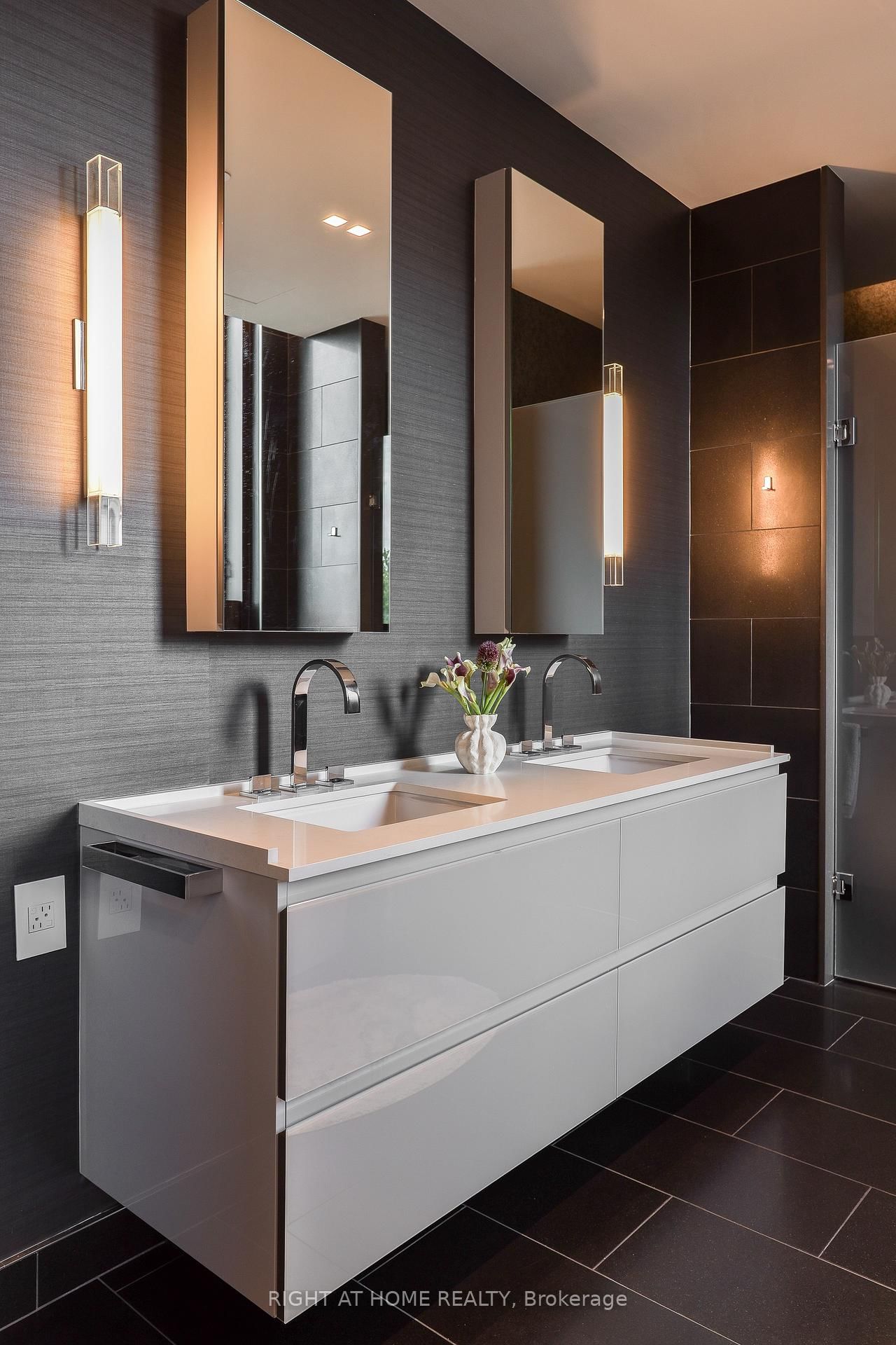 1 Roxborough Street E • #501 • Toronto, ON photo 14