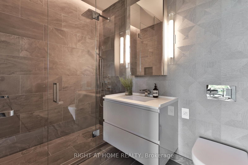 1 Roxborough Toronto,ON M4W 1V5 — Photo 21