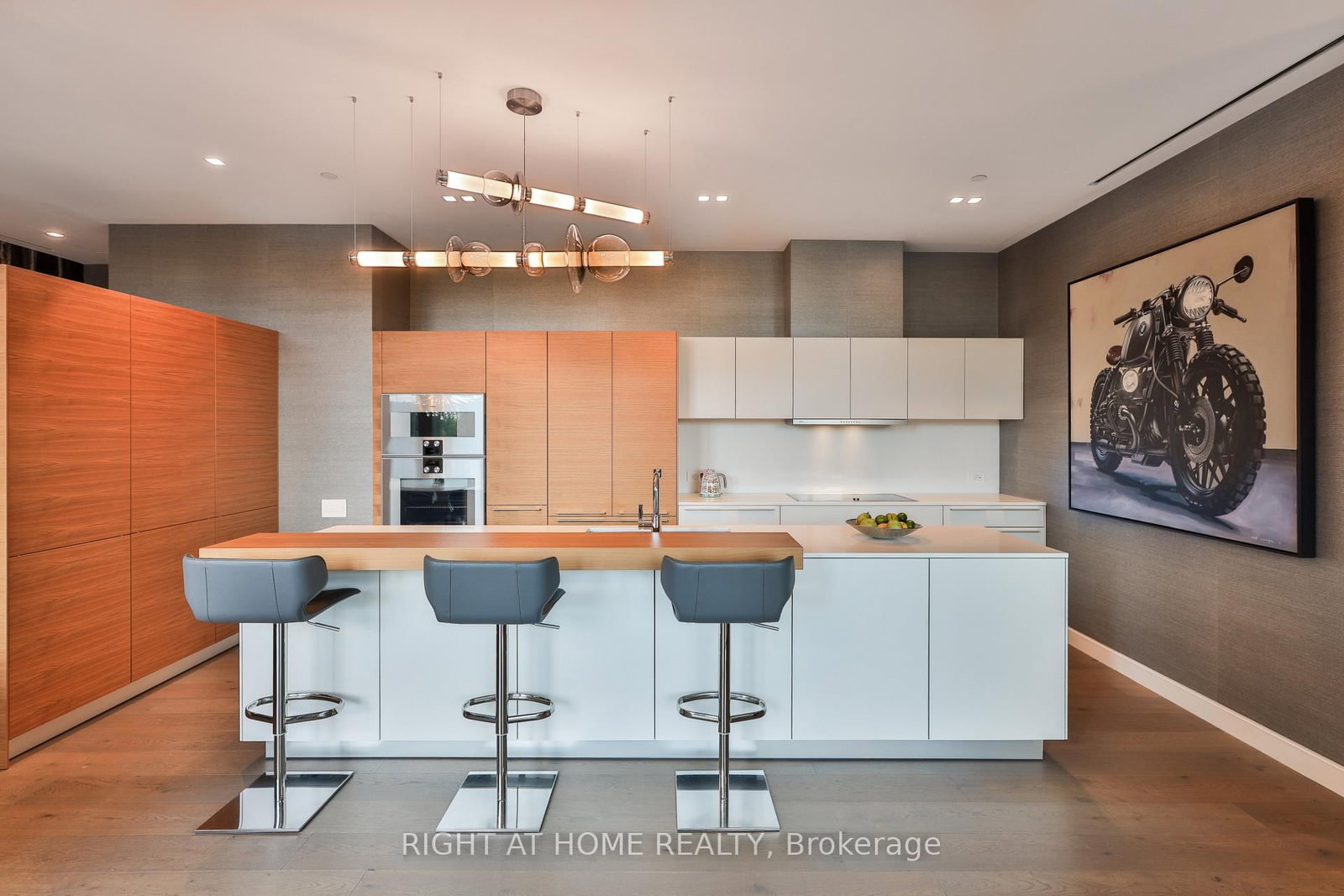1 Roxborough Street E • #501 • Toronto, ON photo 8