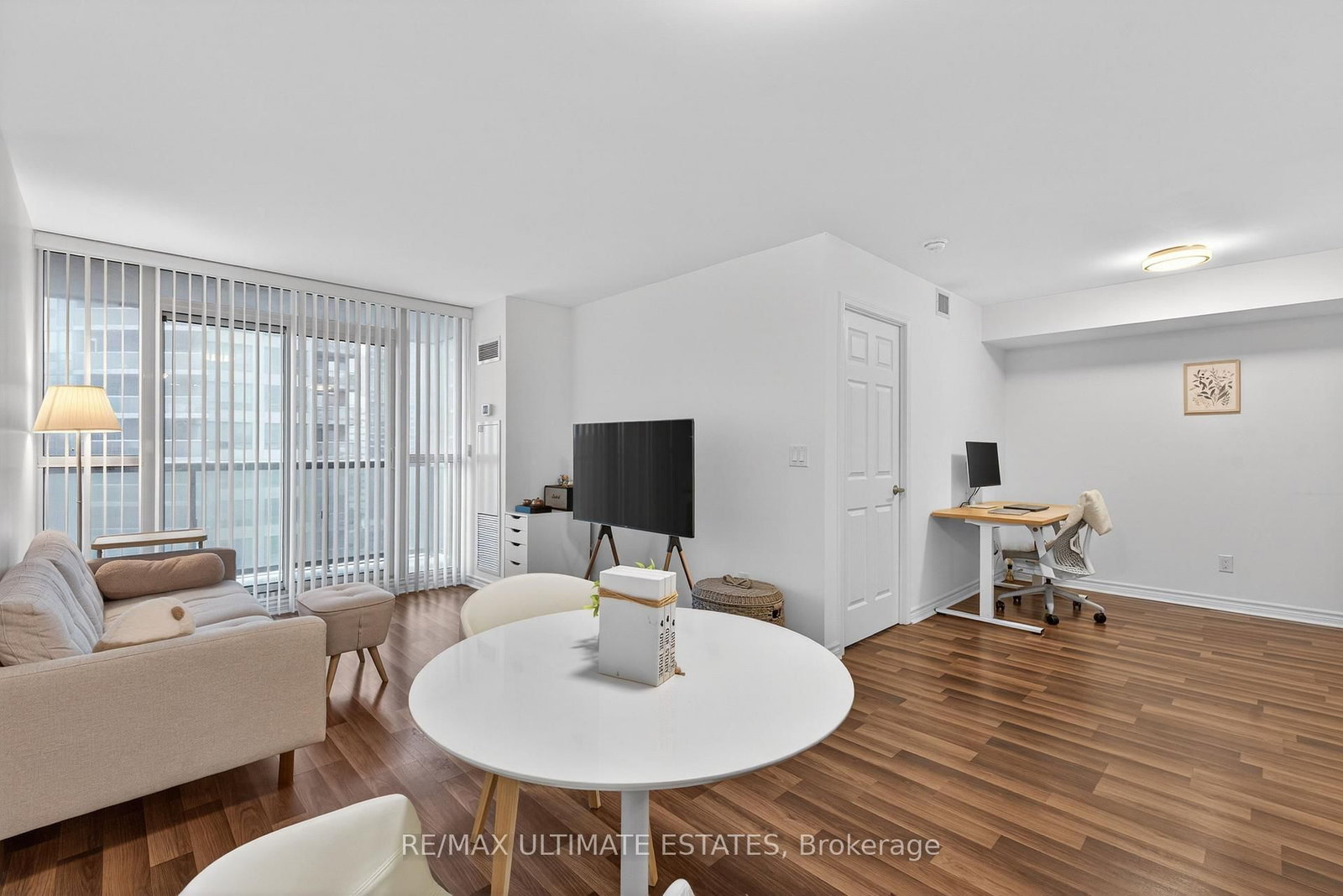 19 Grand Trunk Crescent • #2205 • Toronto, ON photo 12