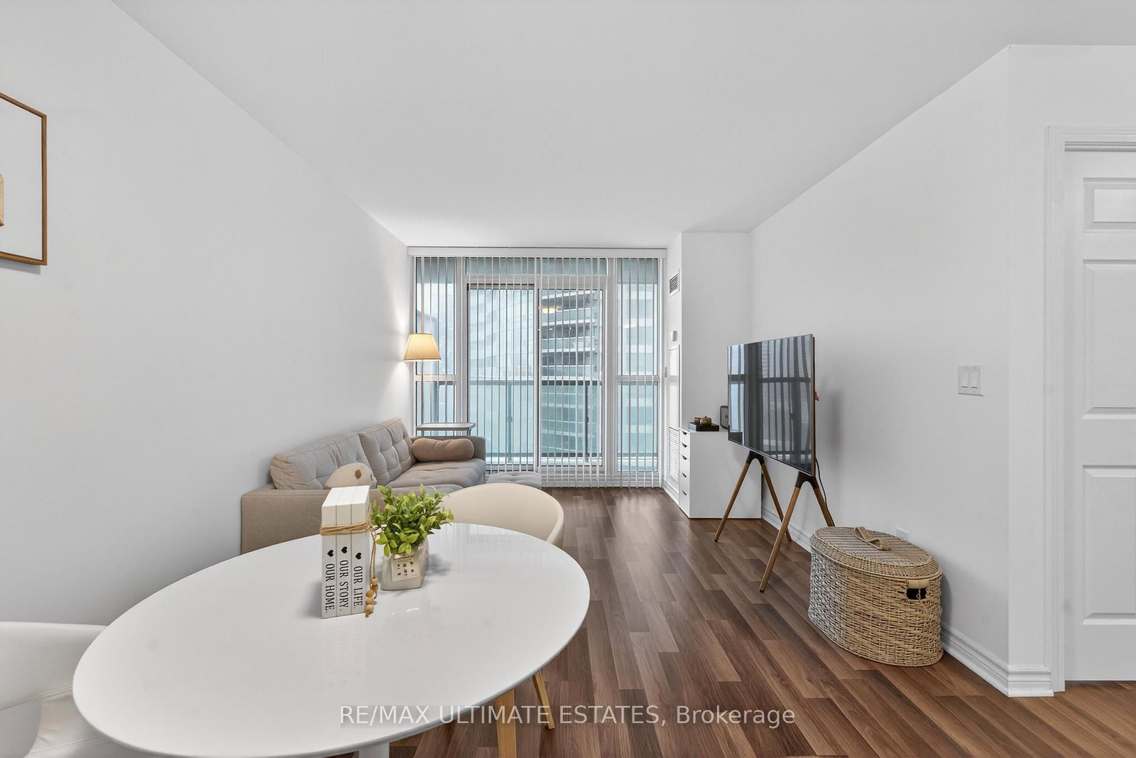 19 Grand Trunk Crescent • #2205 • Toronto, ON photo 17