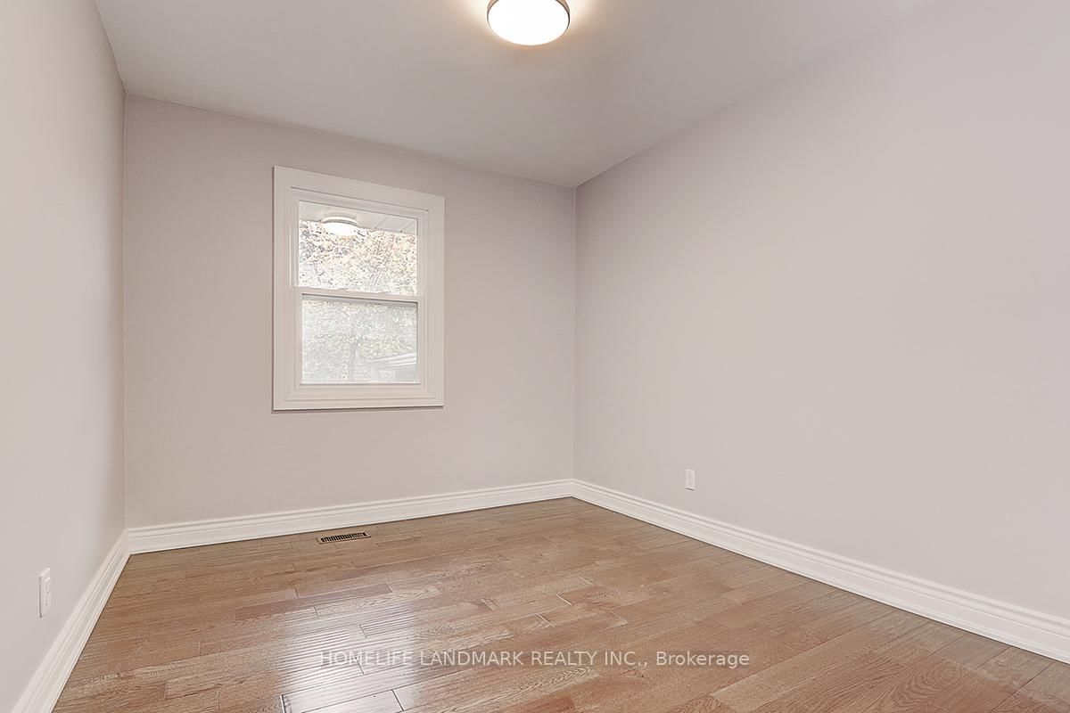 367 Cummer Avenue • Toronto, ON photo 12