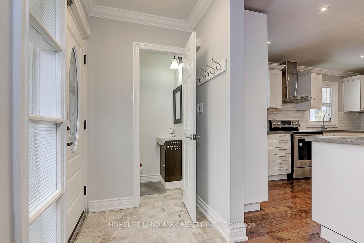 367 Cummer Avenue • Toronto, ON photo 19