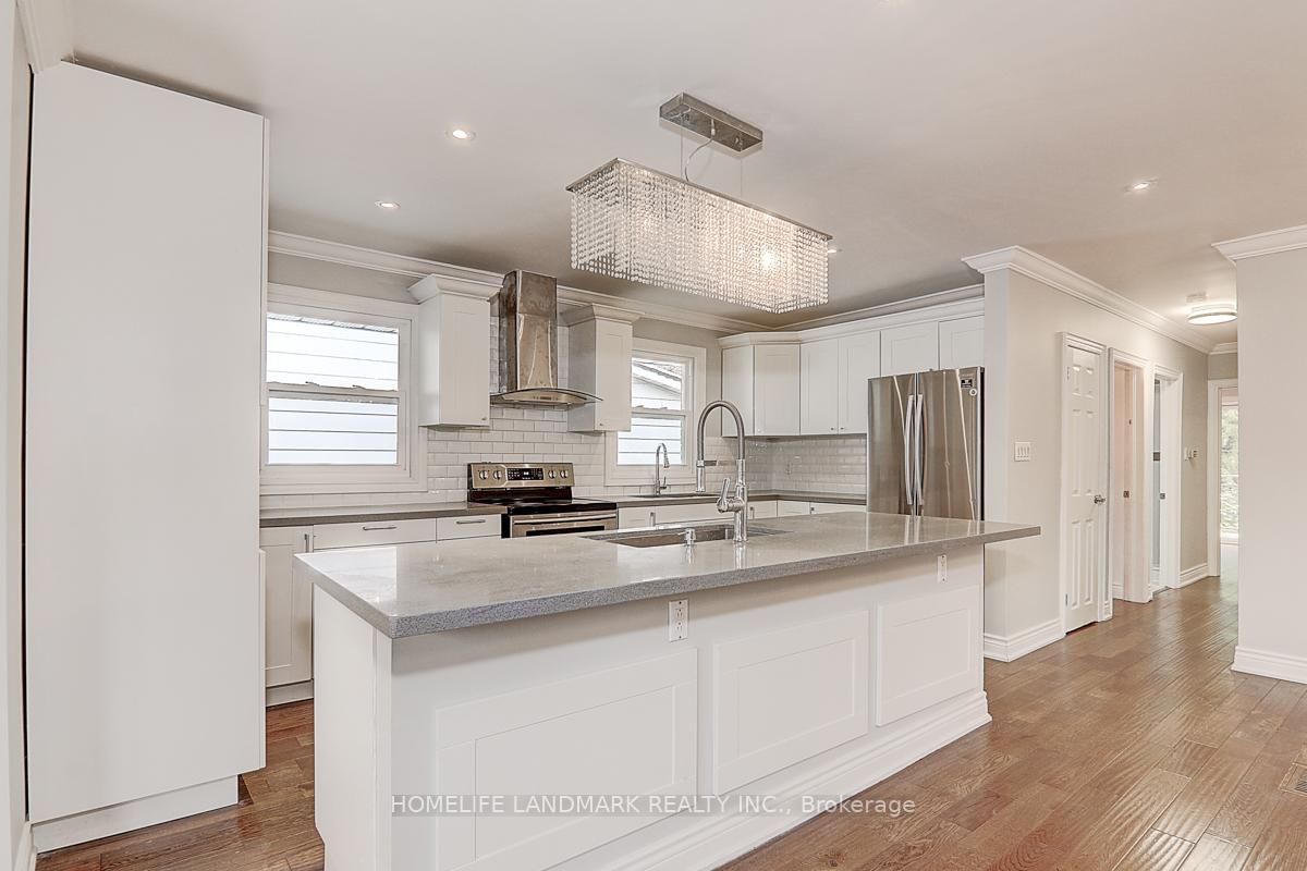 367 Cummer Avenue • Toronto, ON photo 22