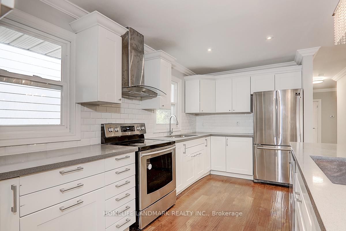 367 Cummer Avenue • Toronto, ON photo 25