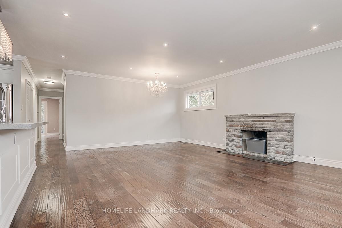 367 Cummer Avenue • Toronto, ON photo 26