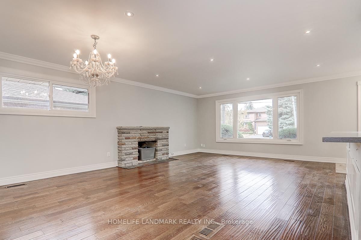 367 Cummer Avenue • Toronto, ON photo 27