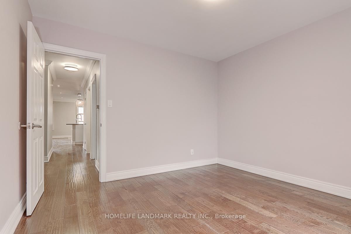 367 Cummer Avenue • Toronto, ON photo 29