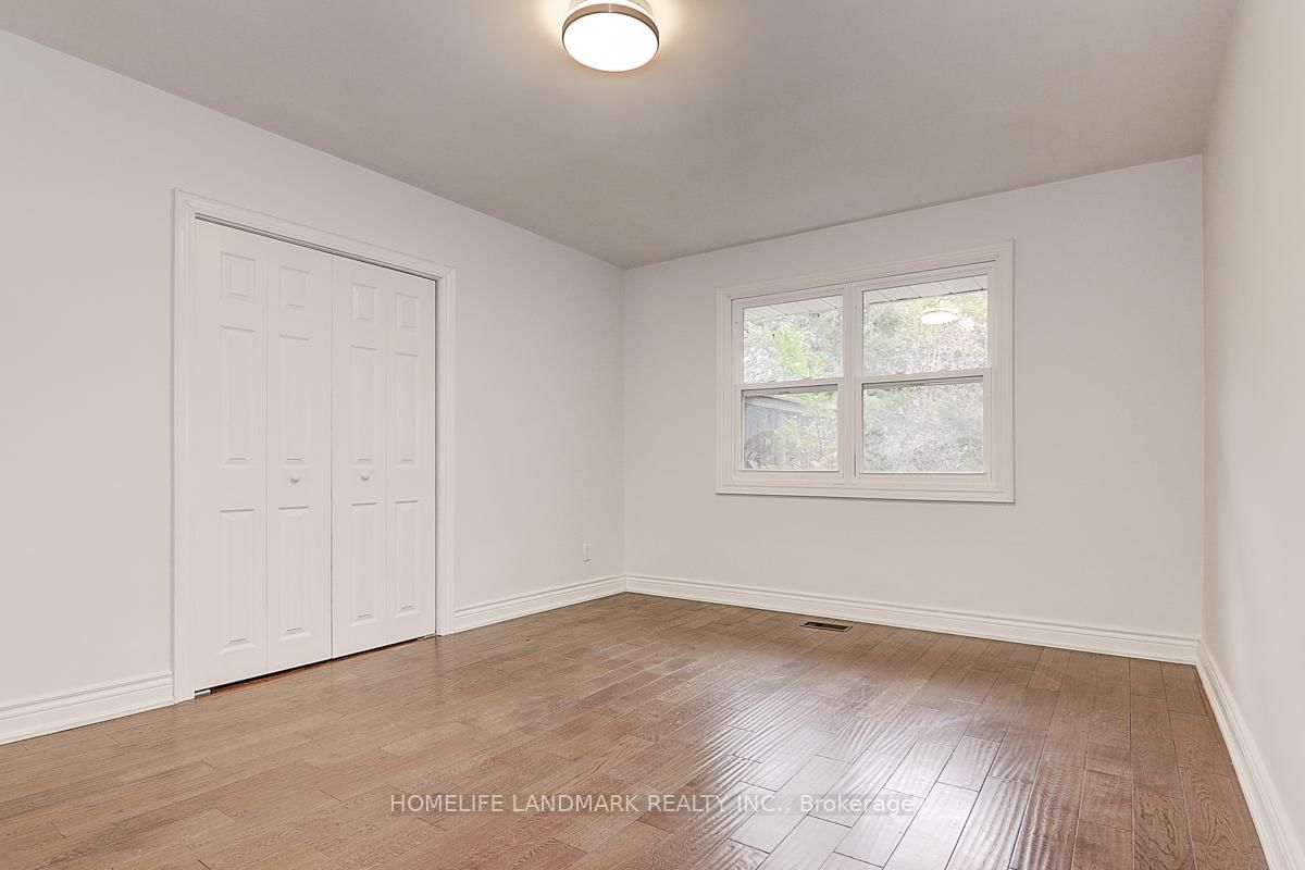 367 Cummer Avenue • Toronto, ON photo 31