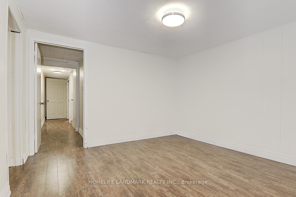 367 Cummer Avenue • Toronto, ON photo 33