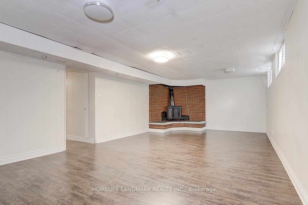 367 Cummer Avenue • Toronto, ON photo 37