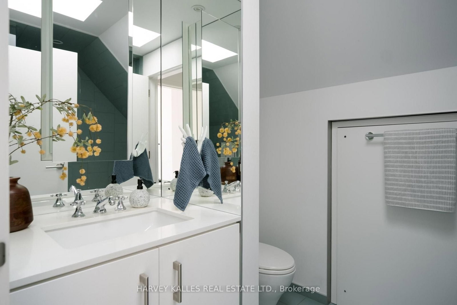 37 Woodlawn Avenue E • Toronto, ON photo 26