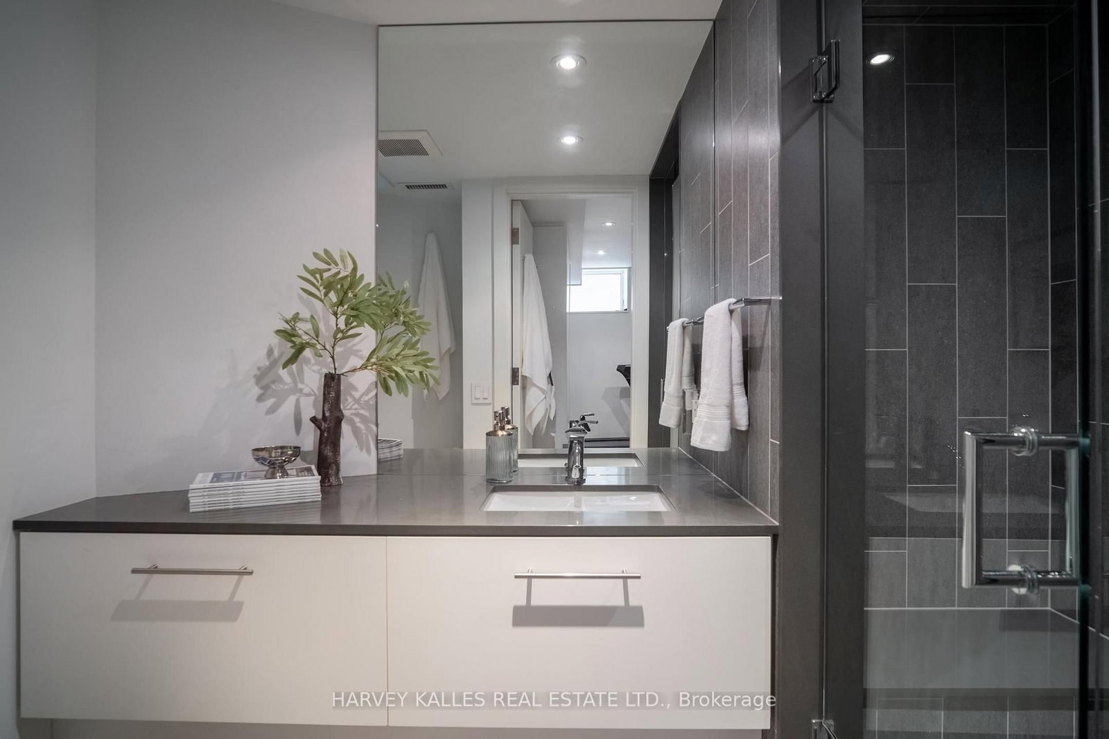 37 Woodlawn Avenue E • Toronto, ON photo 30