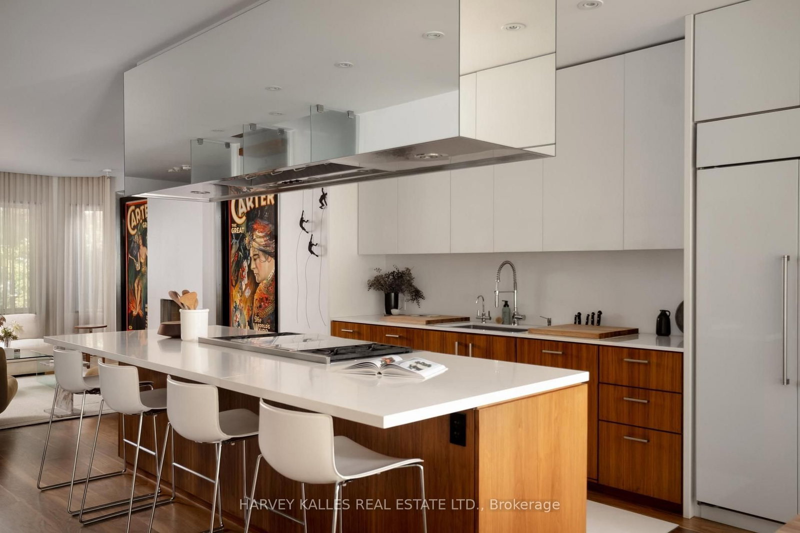 37 Woodlawn Avenue E • Toronto, ON photo 8