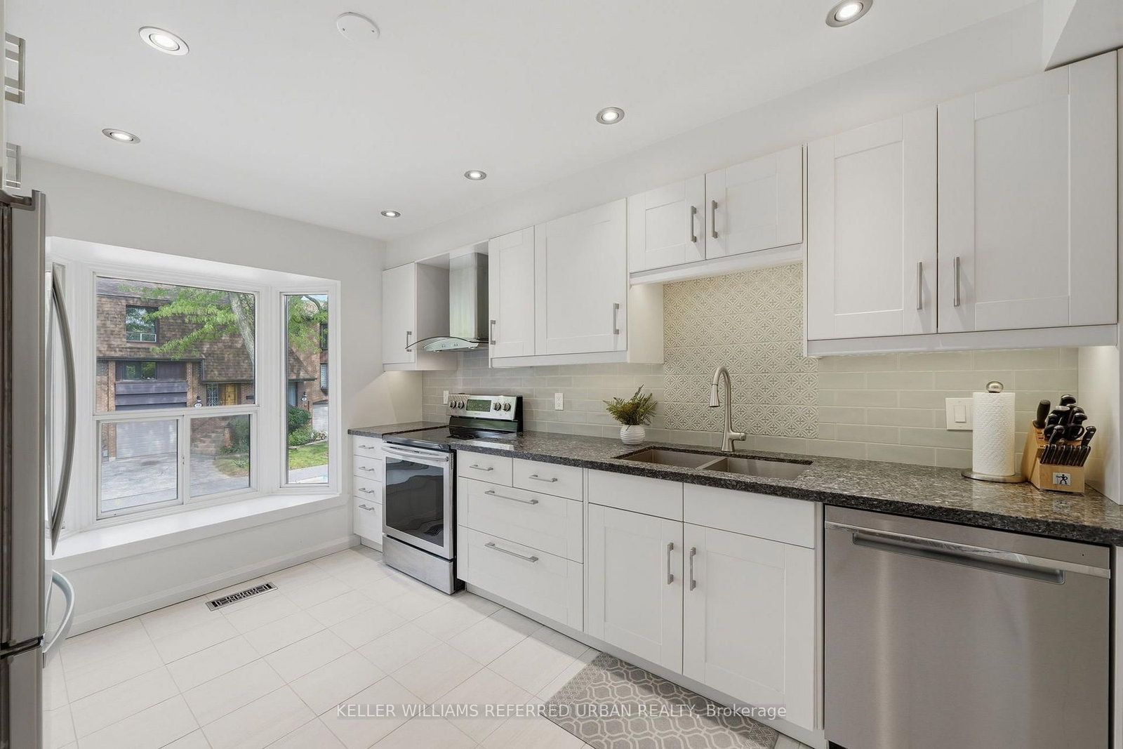 11 Gypsy Rose Way • #28 • Toronto, ON photo 12