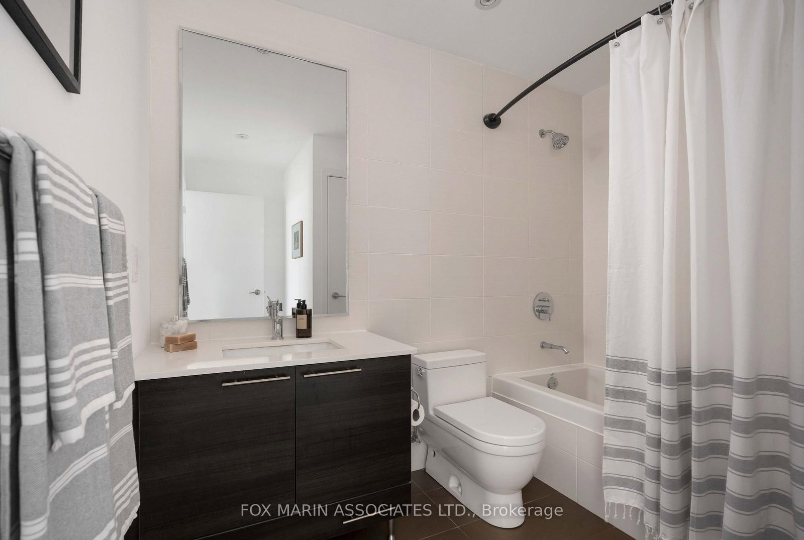 1 Market Street • #2405 • Toronto, ON photo 17