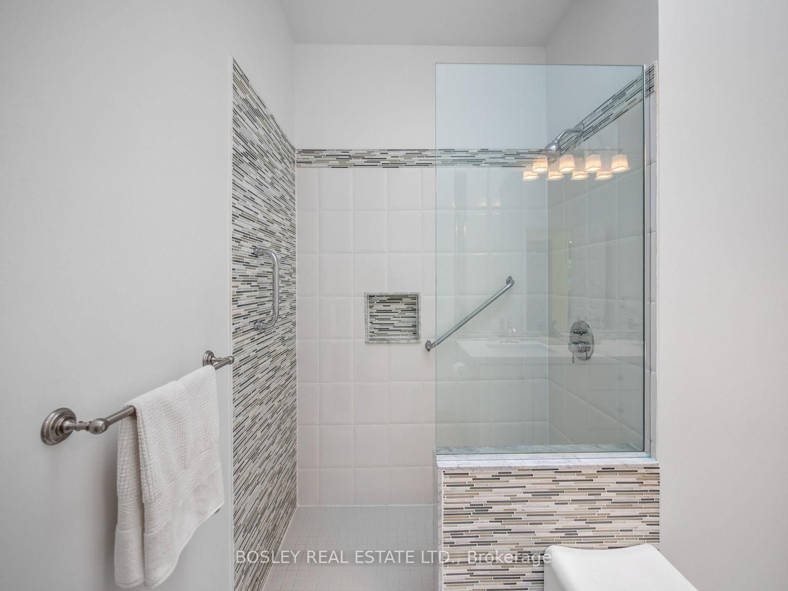 10 De Savery Crescent • Toronto, ON photo 38