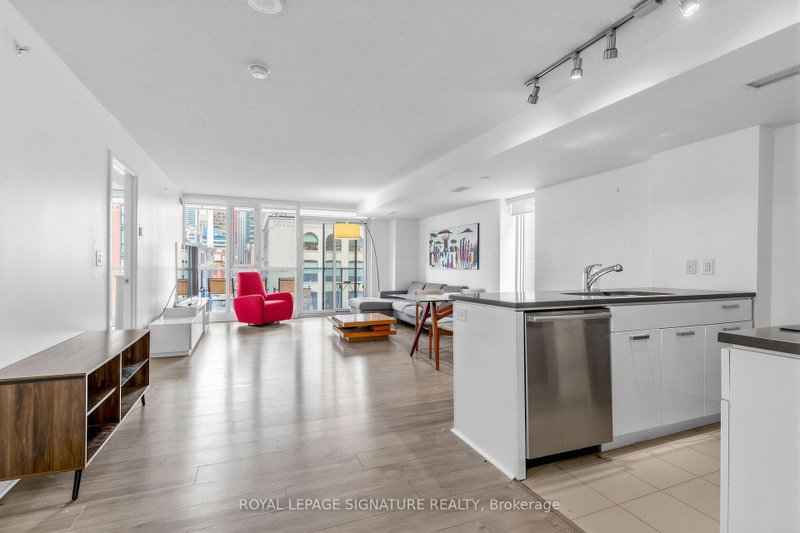 414 - 295 Adelaide Street W