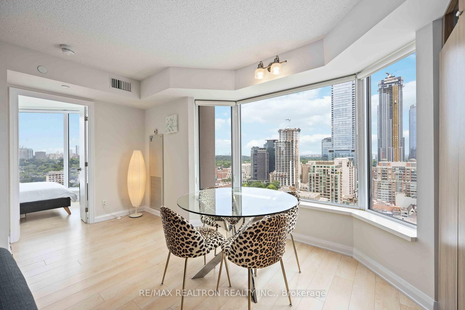 155 Yorkville Avenue • #2604 • Toronto, ON photo 10