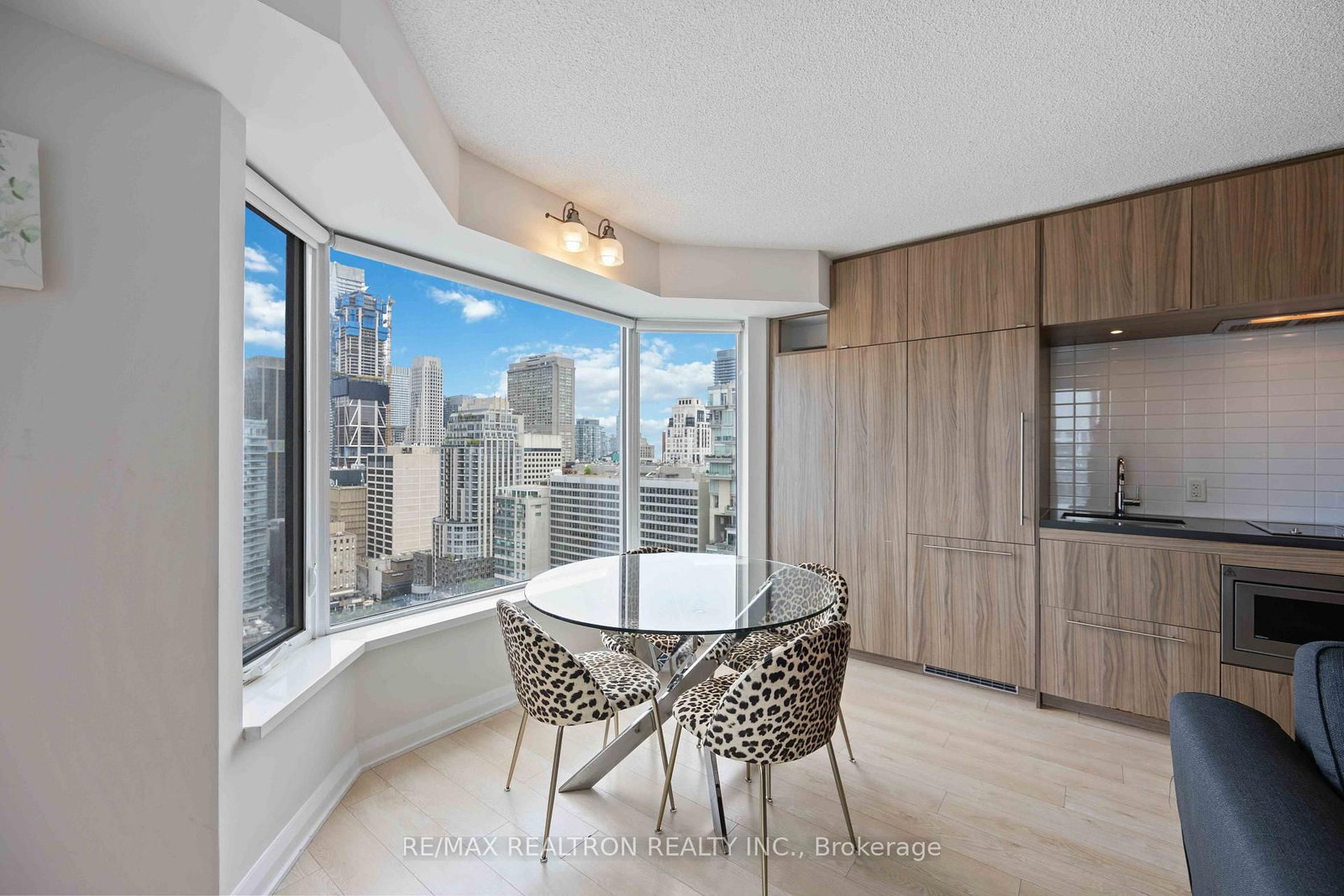 155 Yorkville Avenue • #2604 • Toronto, ON photo 9