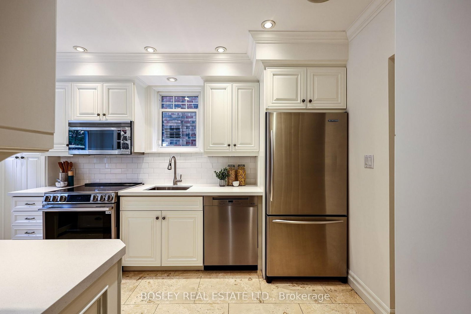 149 Lascelles Boulevard • Toronto, ON photo 10