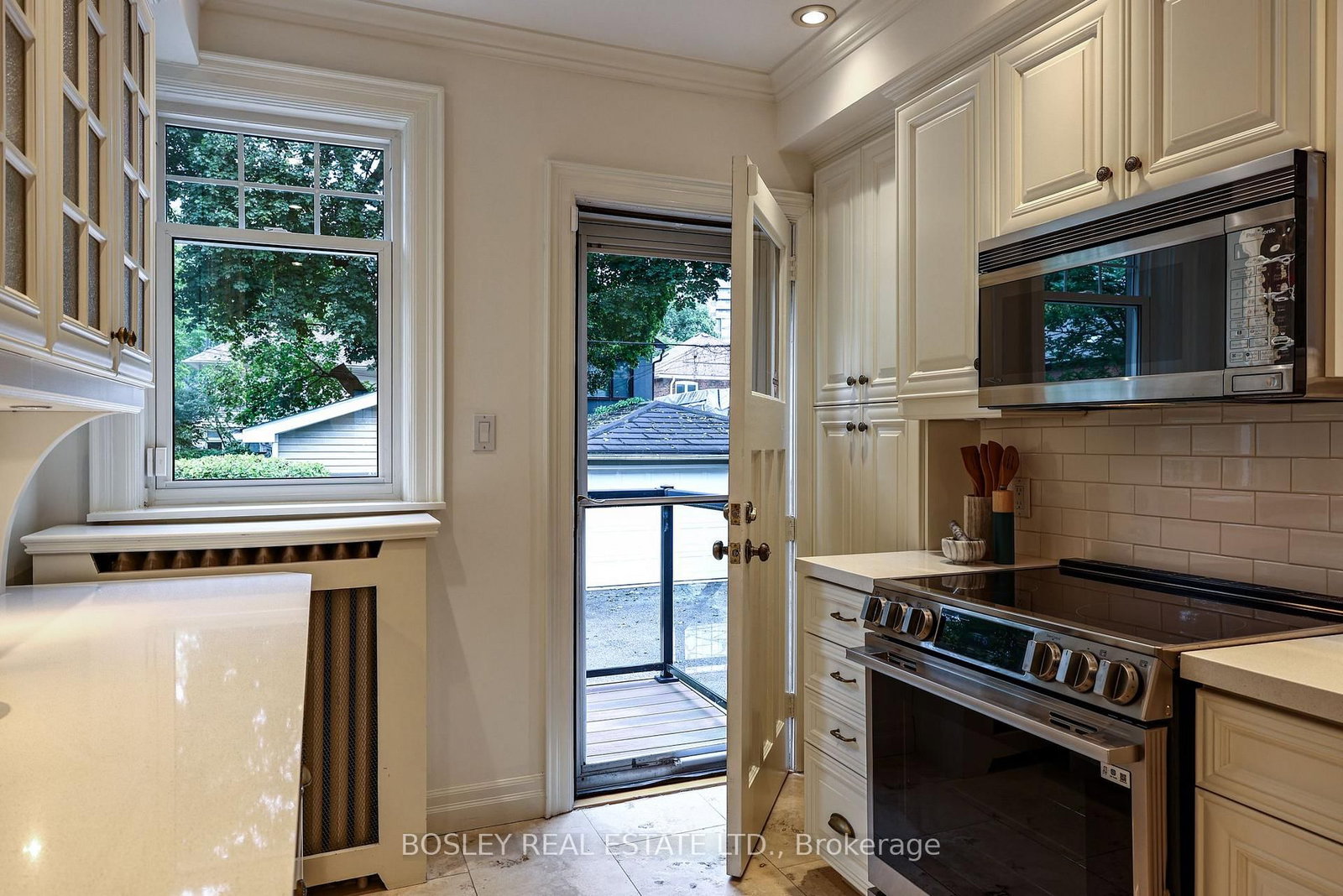149 Lascelles Boulevard • Toronto, ON photo 14