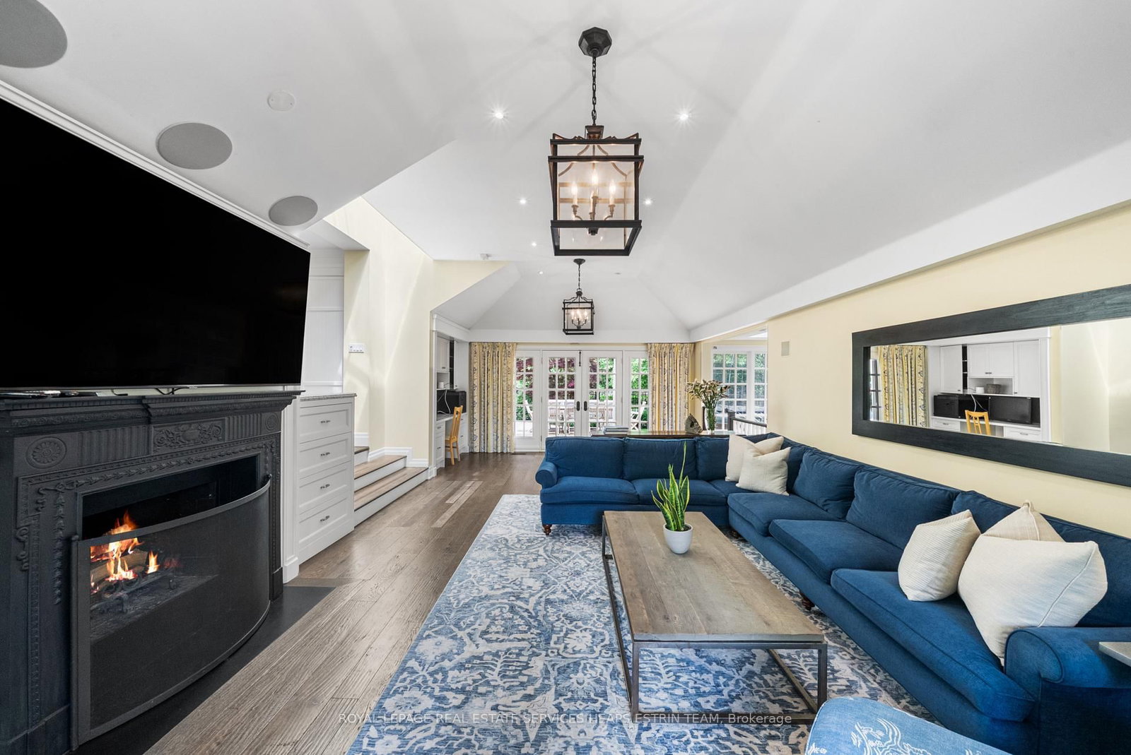 25 Strathgowan Crescent • Toronto, ON photo 25