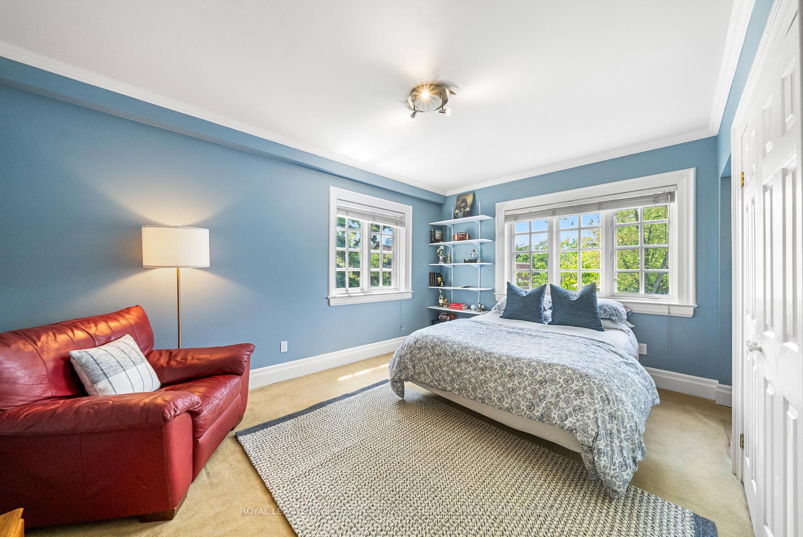 25 Strathgowan Crescent • Toronto, ON photo 32