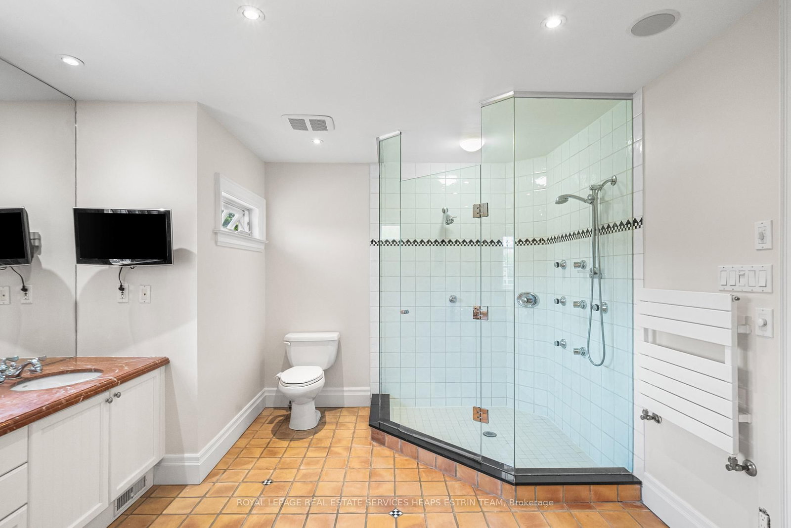 25 Strathgowan Crescent • Toronto, ON photo 43